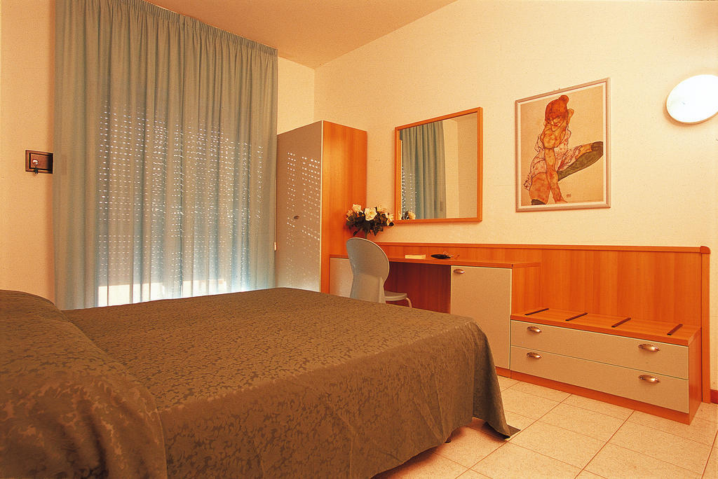 Club Hotel Le Nazioni Montesilvano Marina Værelse billede