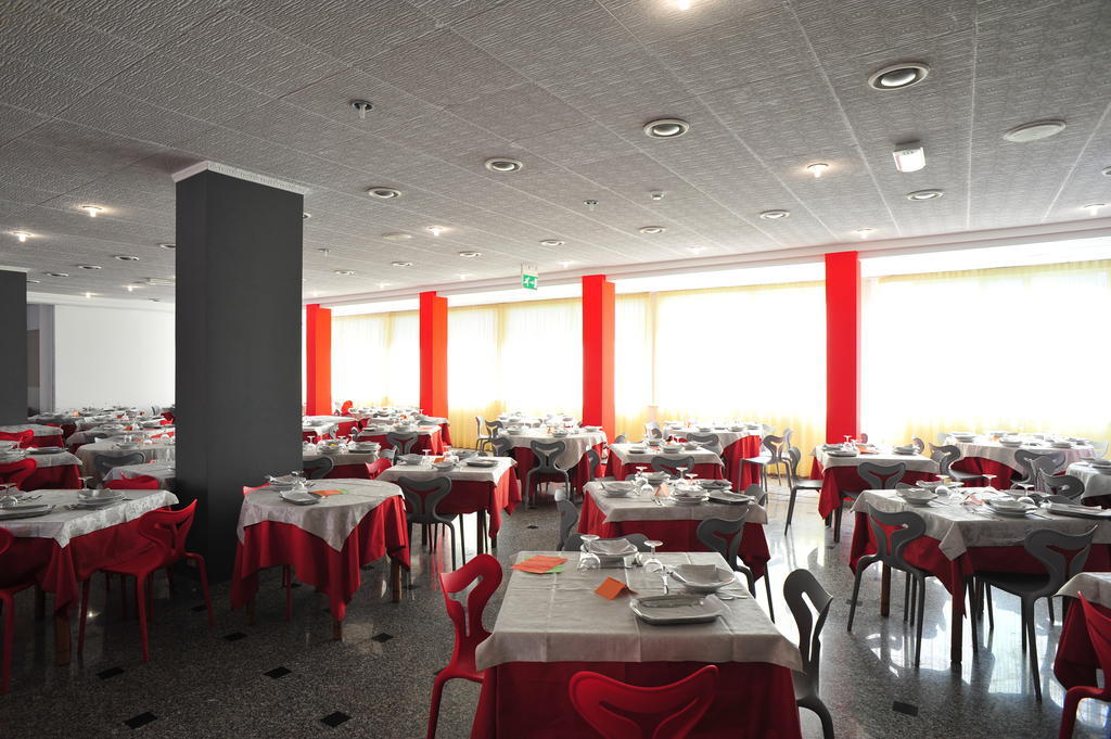 Club Hotel Le Nazioni Montesilvano Marina Eksteriør billede