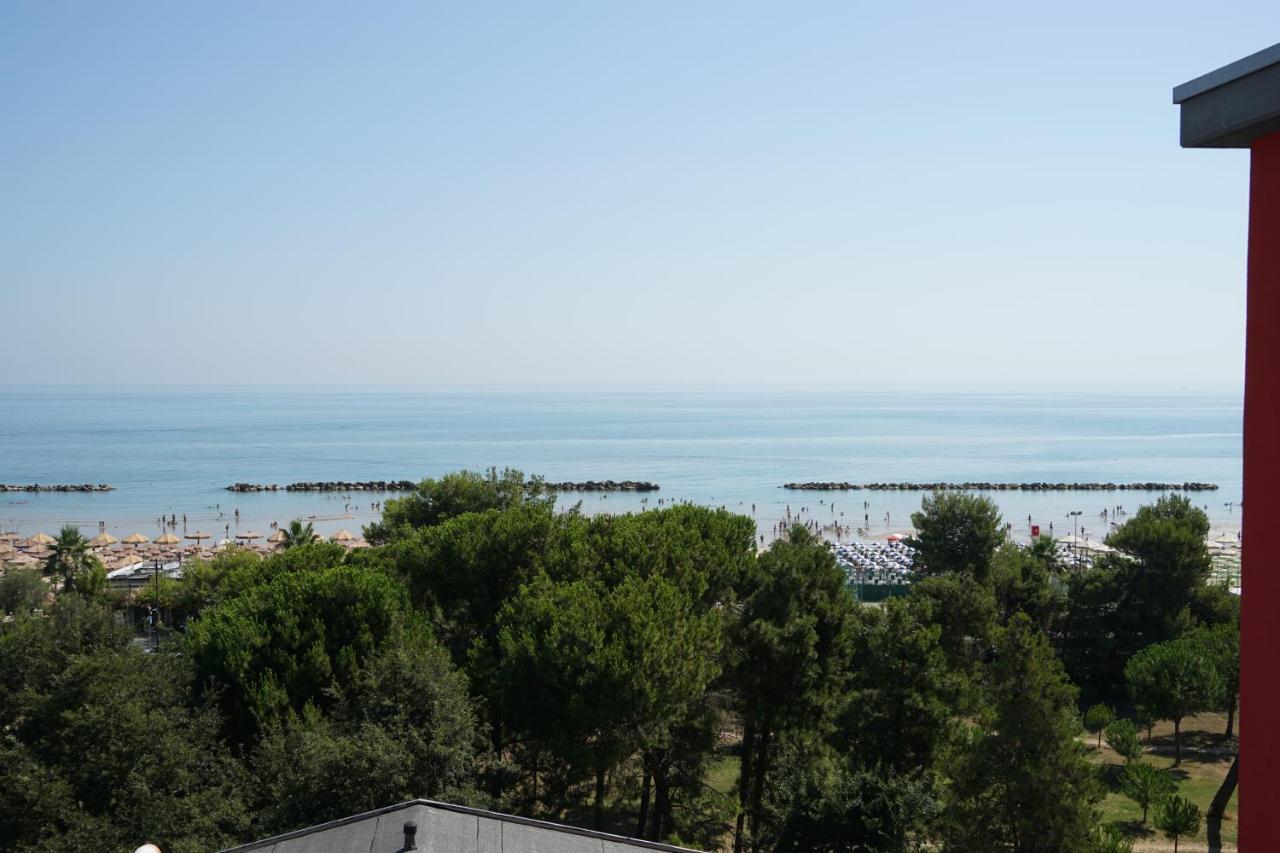 Club Hotel Le Nazioni Montesilvano Marina Eksteriør billede